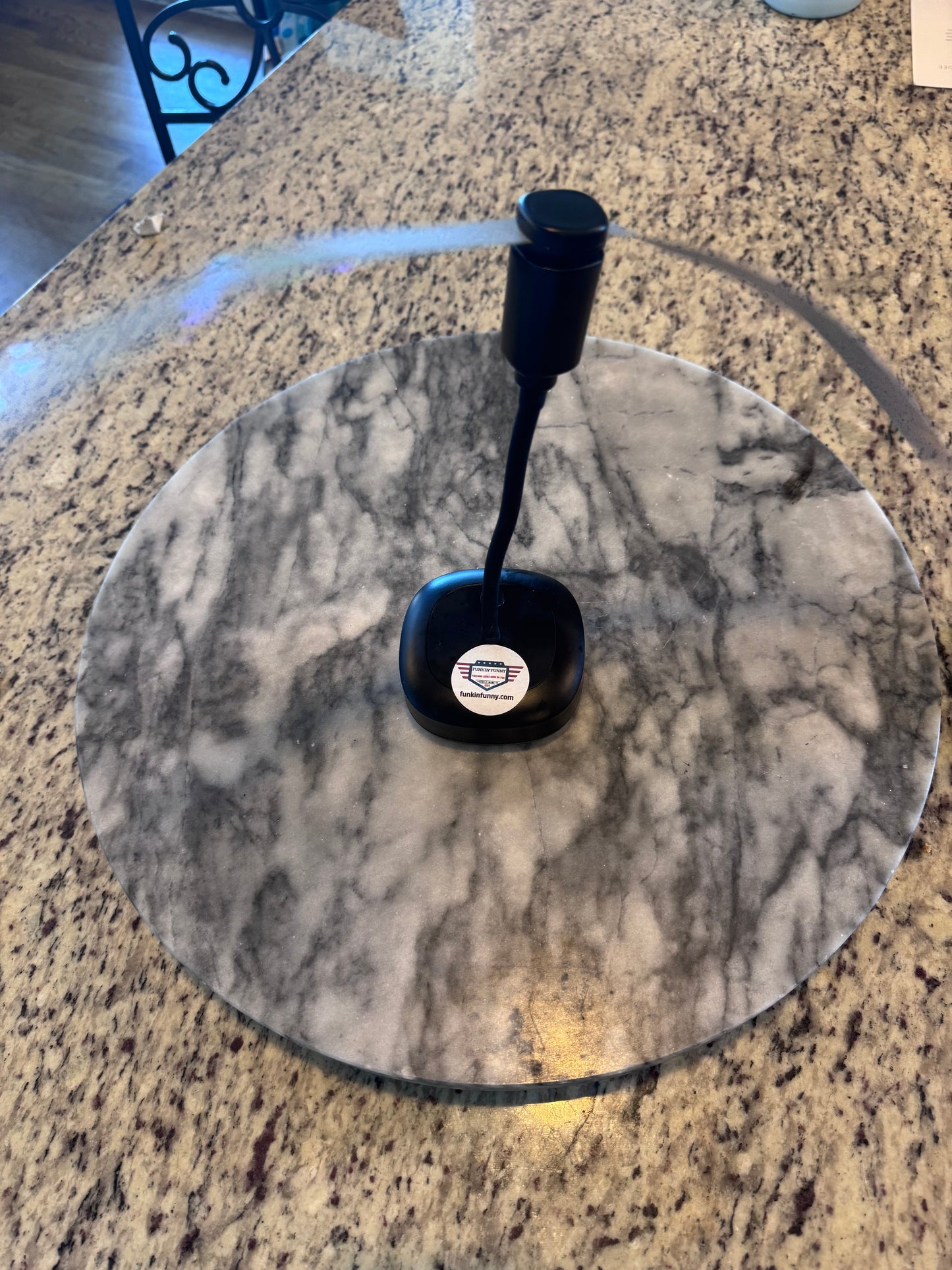 Food Fan - Fly Keepaway - Rechargeable 17 hrs - USB-C