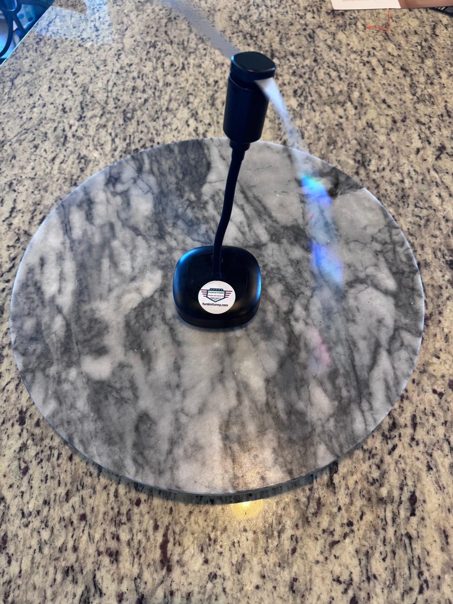 Food Fan - Fly Keepaway - Rechargeable 17 hrs - USB-C